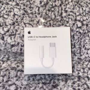 APPLE USB-C to headphone jack